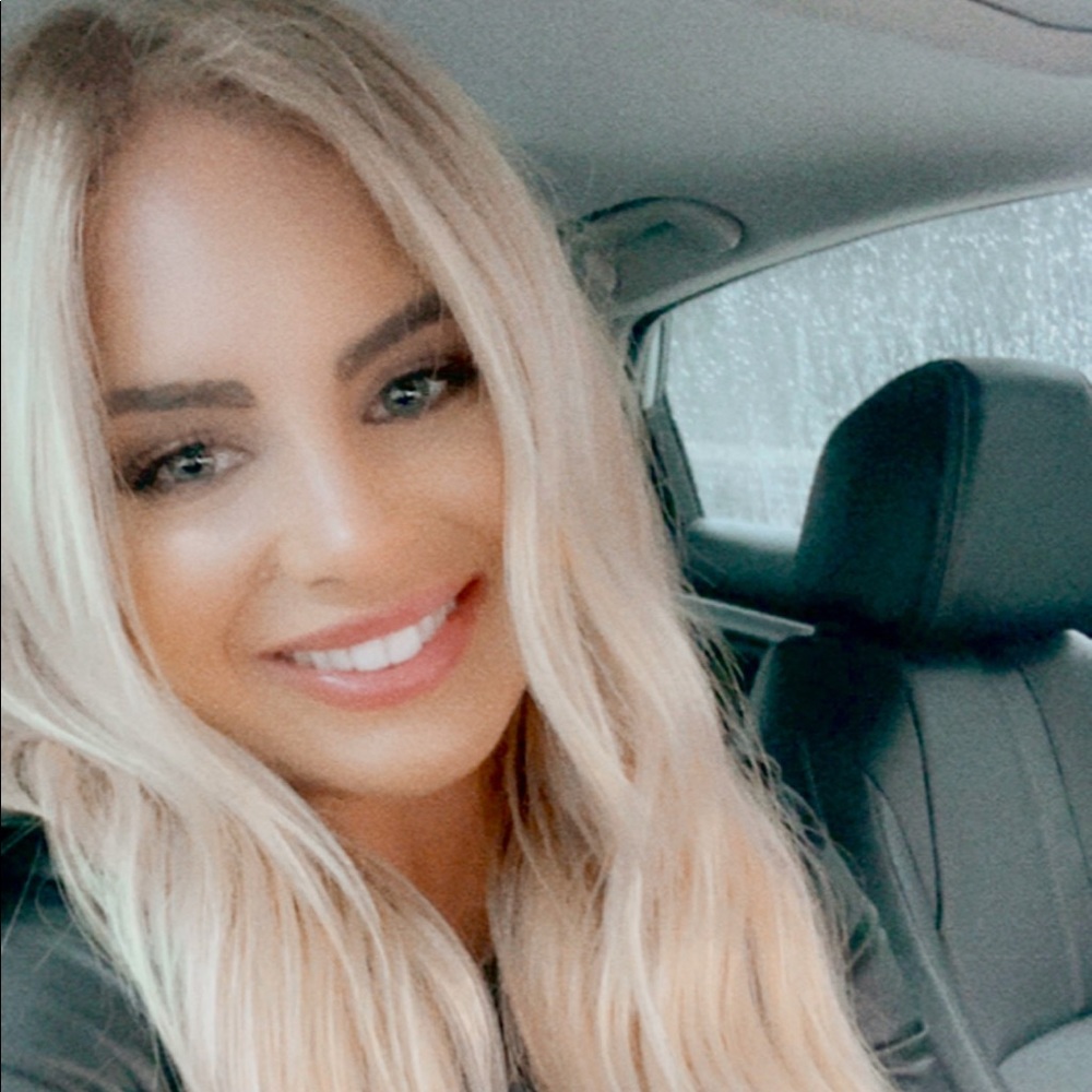 Meet your Posher, Carley